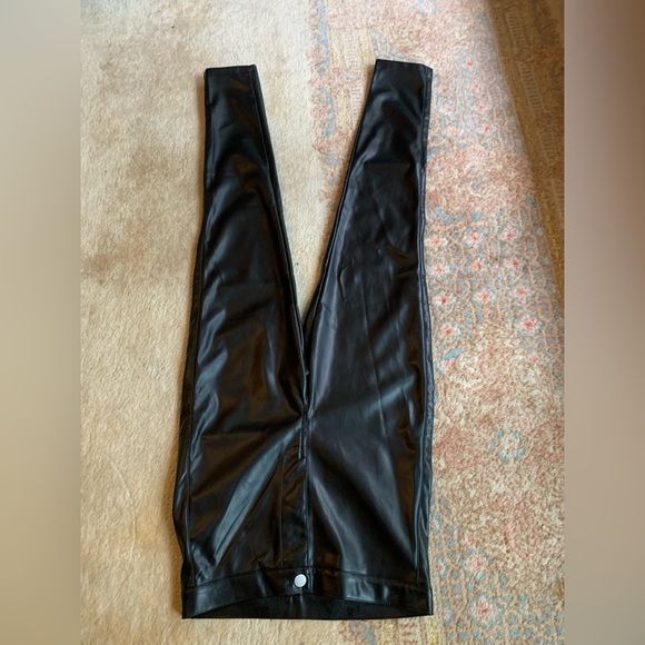 NWT Wet Seal Faux Black Pleather Straight Leg Pants Medium - Picture 9 of 14